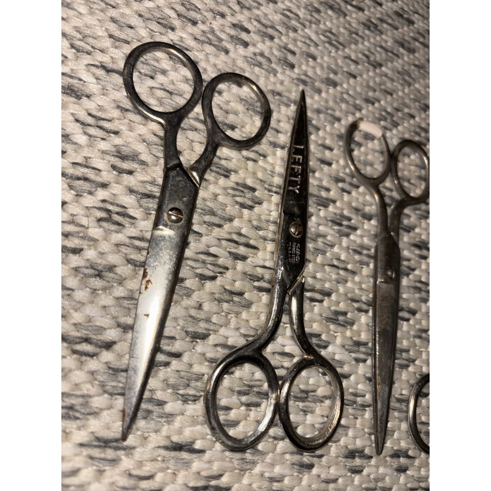 Vintage Children's Left Handed Scissors Lot of 4 Antique Metal 5 Inch